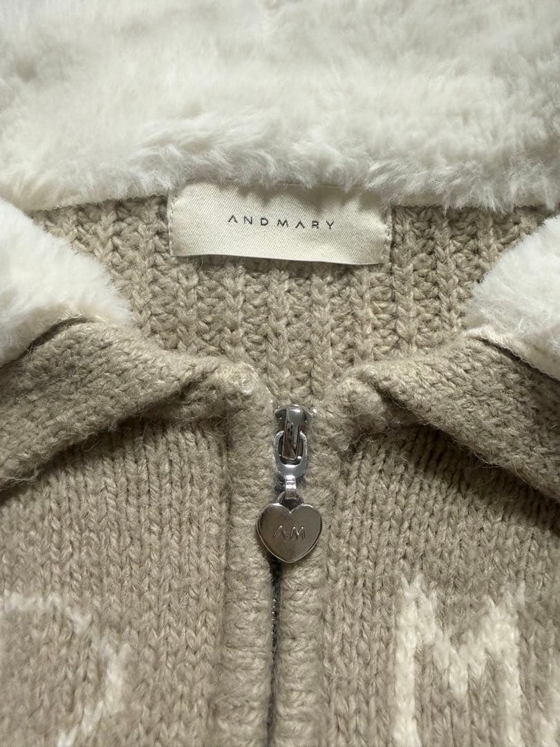 andmary Mary logo zip tops ベージュ