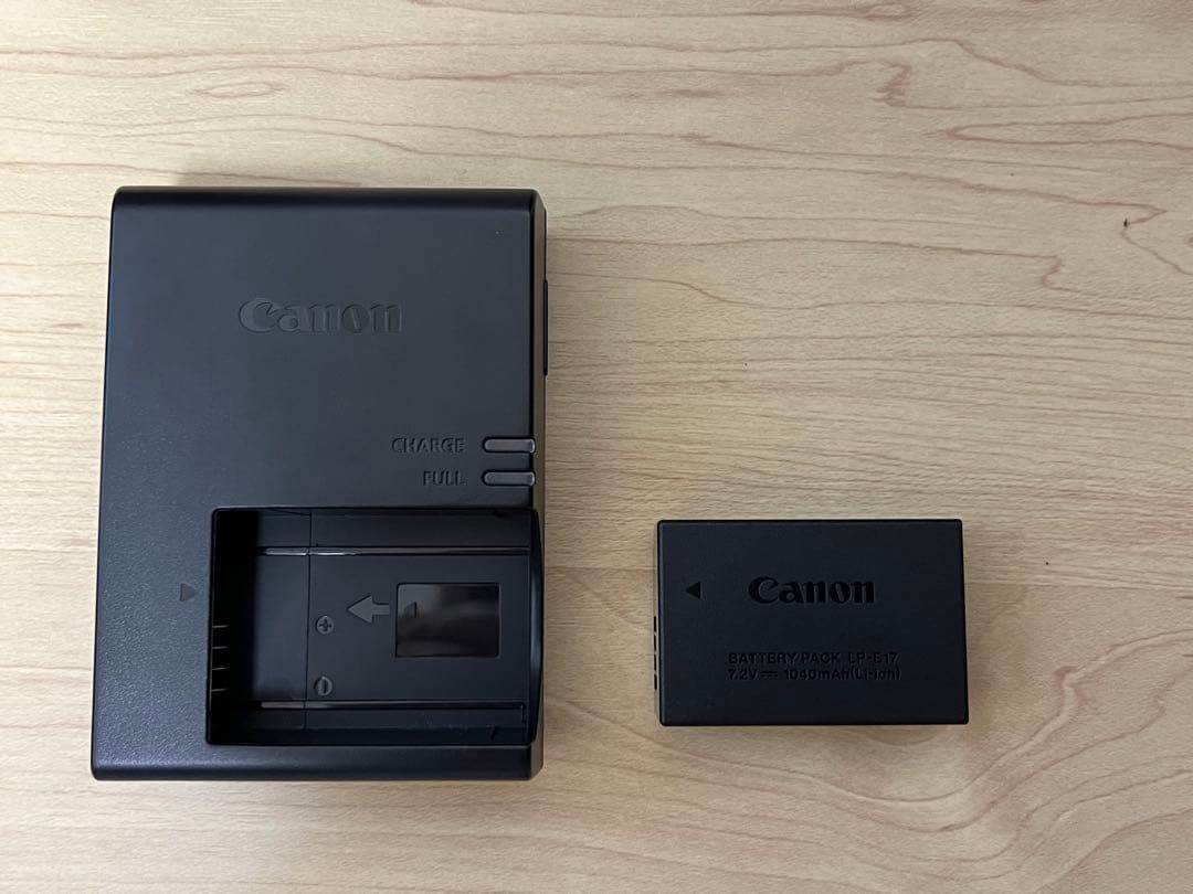 美品 Canon EOS 8000D ダブルズームキット