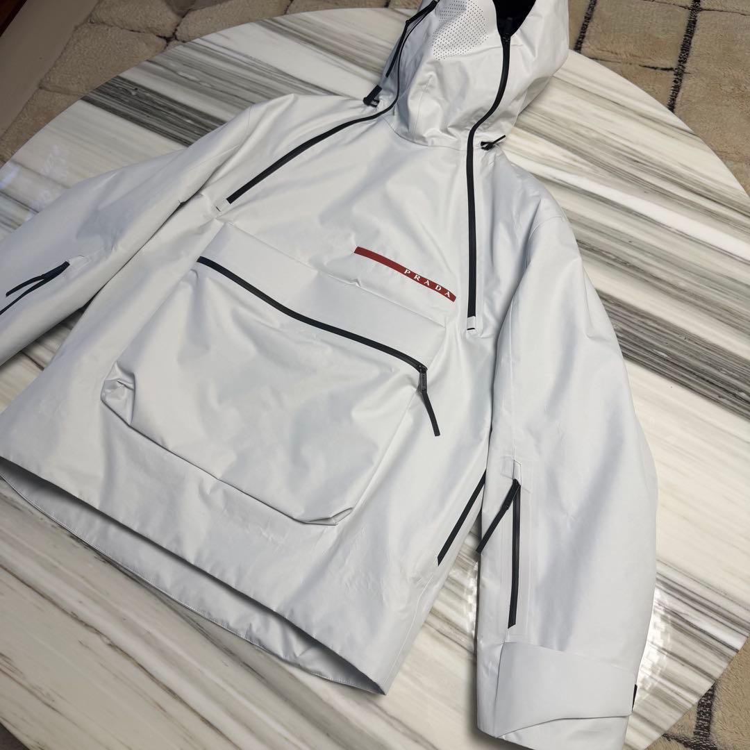 プラダ　リネアロッサ　スノーボードジャケット