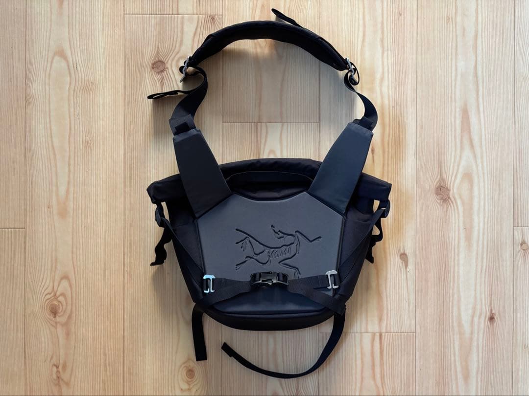 ARC’TERYX MISTRAL 8 ショルダーバッグ ブラック 廃盤