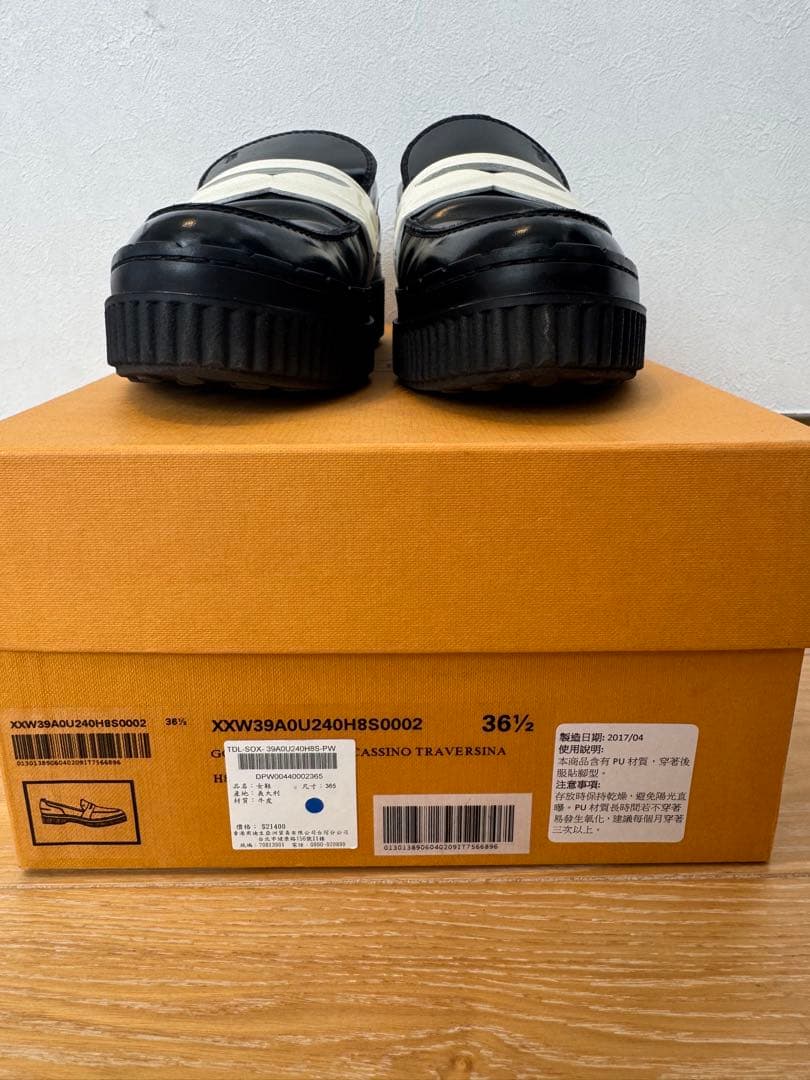 Tod's トッズ 合成皮革ローファー 黒/白 36.5 レディース