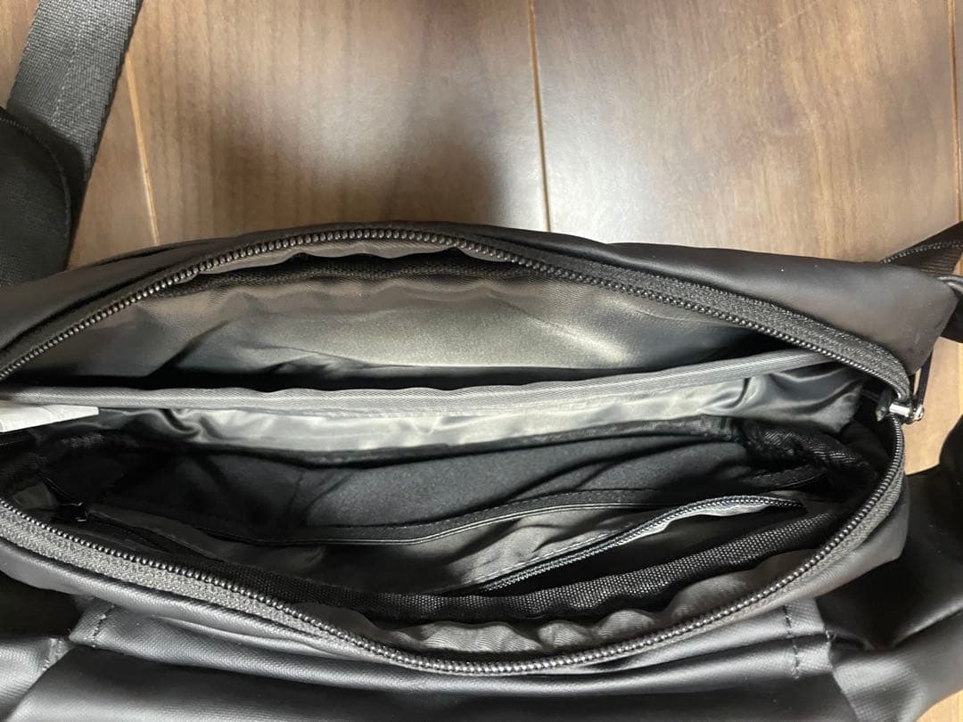 NIID URBANATURE ボディバッグ レザー