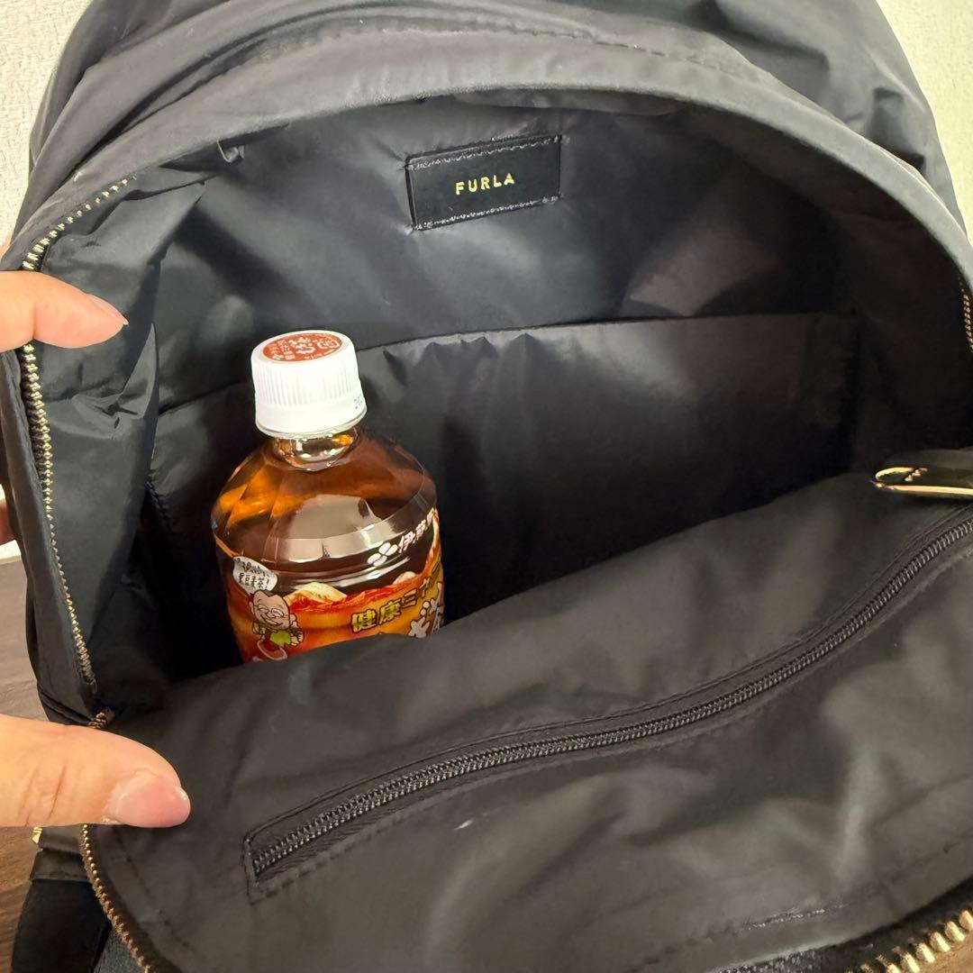 FURLA ブラック リュック　ナイロン