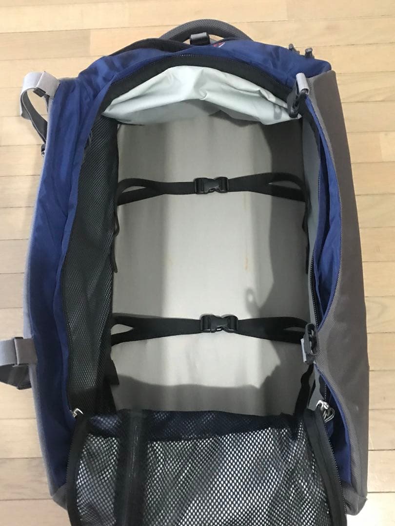 Osprey オスプレーソージョン80Lキャリーバッグ