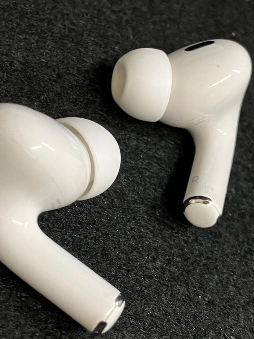 AirPods Pro（第2世代 後期/USB-C Type-C） ケース付き