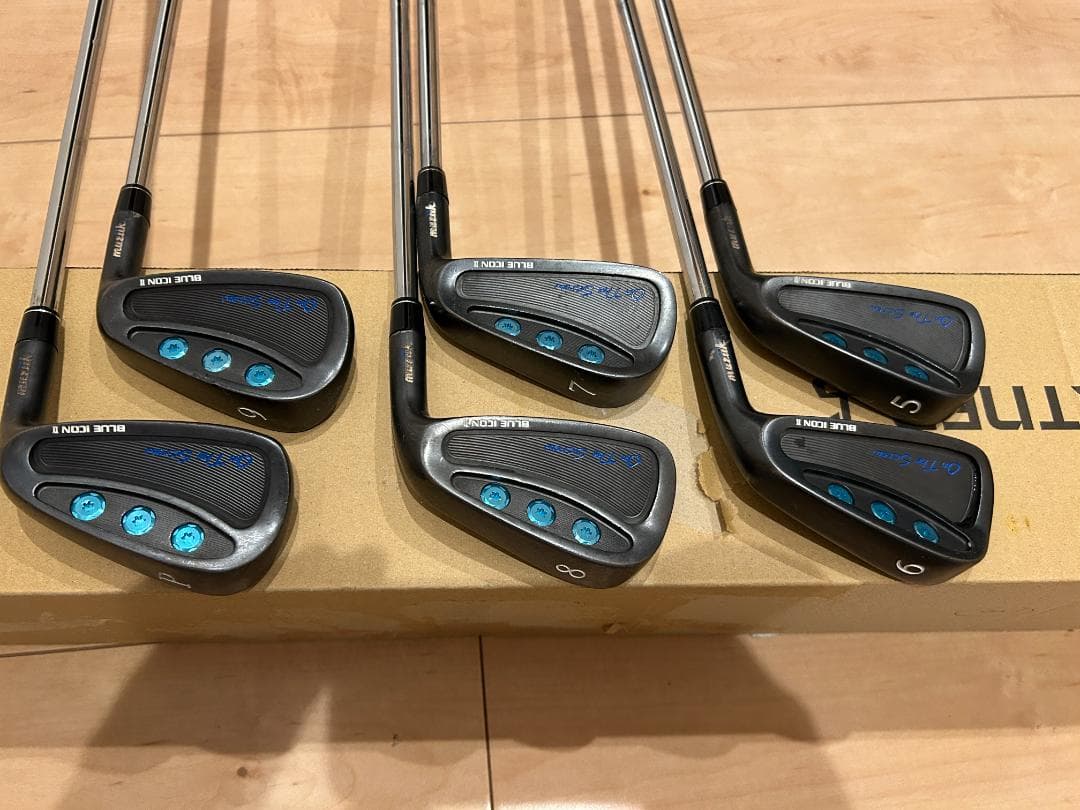 ムジーク　muziik On The Screw Blue Icon II