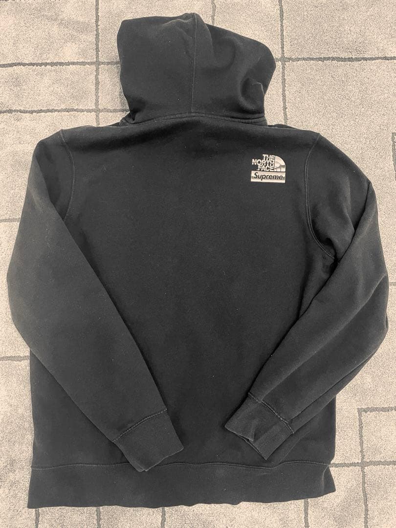 supreme⭐︎The North Faceのパーカー