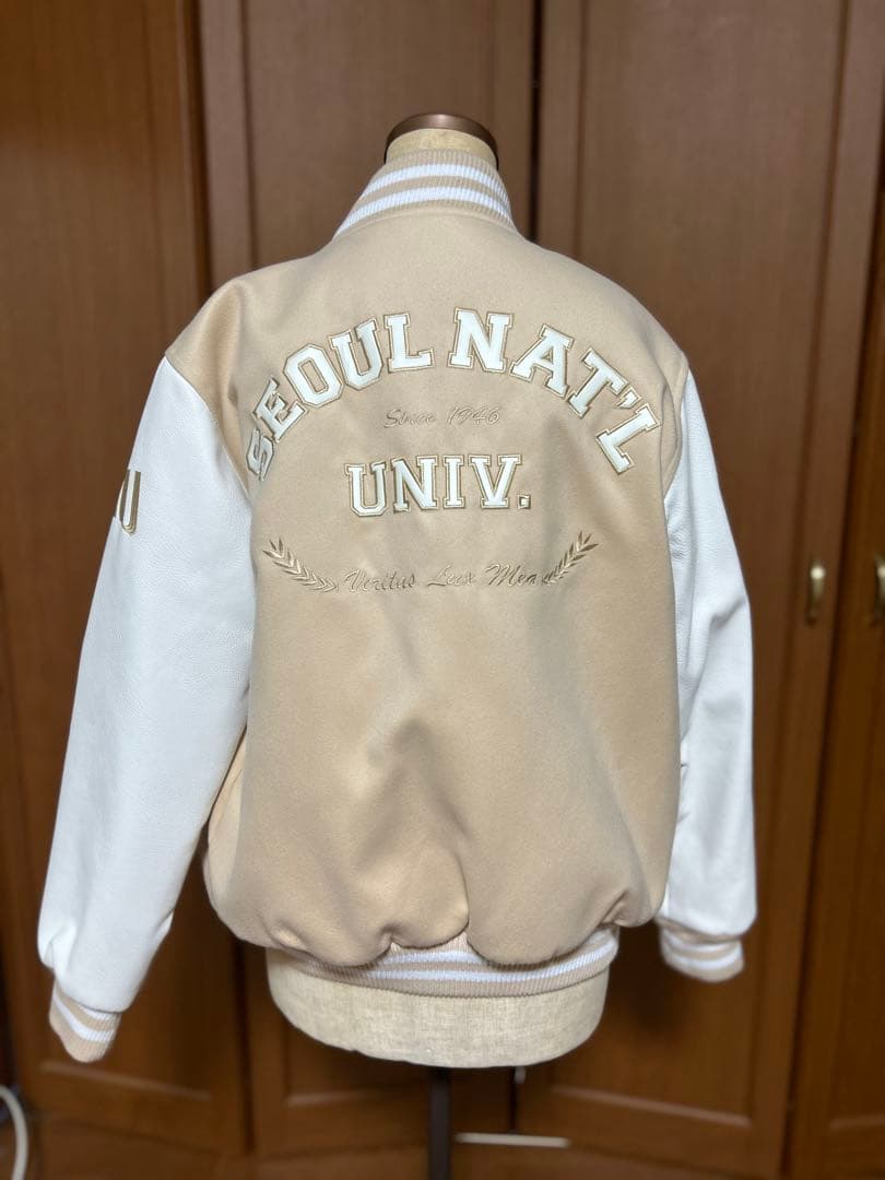 韓国ソウル大学公式スタジャン ベージュ