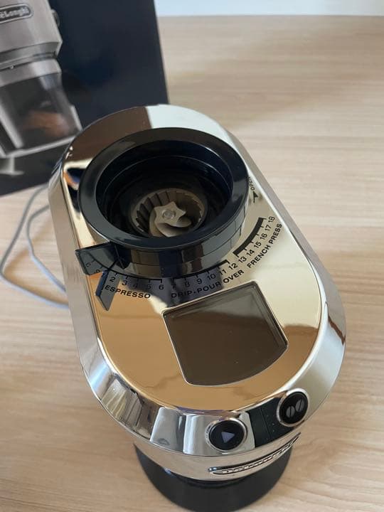 デロンギ　デディカコーン式コーヒーグラインダー　KG521 J-M