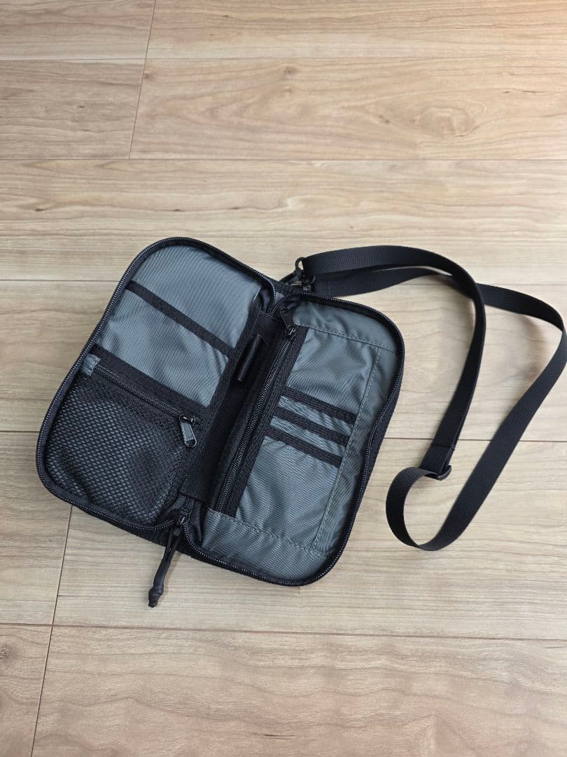 BRIEFING　2WAY TRAVEL CASE