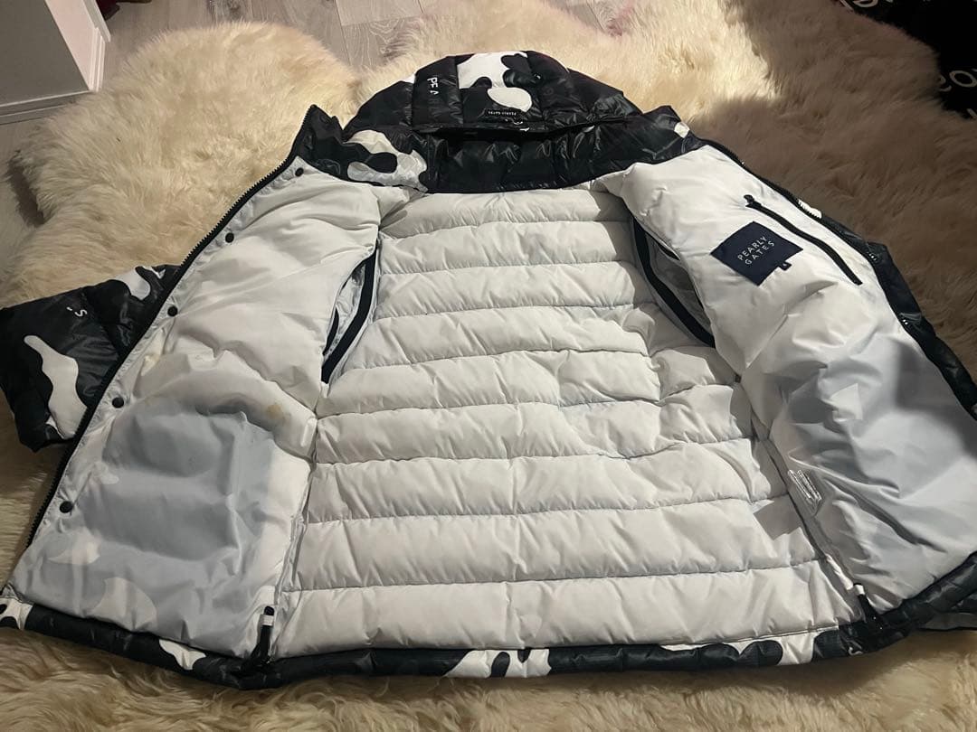 パーリーゲイツ　ダウンジャケットブラック・ホワイト迷彩柄　サイズ4