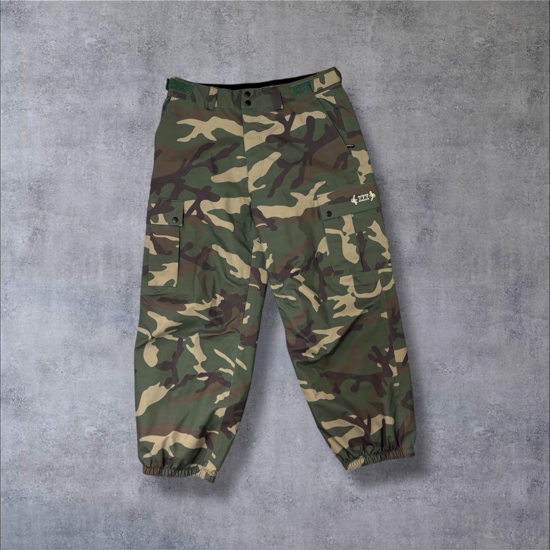 ノマディック NOMADIK スノーボードウェア 上下セット L カモフラ