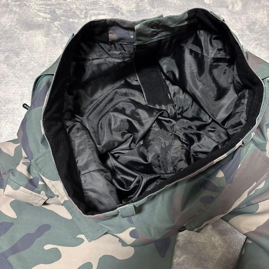 ノマディック NOMADIK スノーボードウェア 上下セット L カモフラ