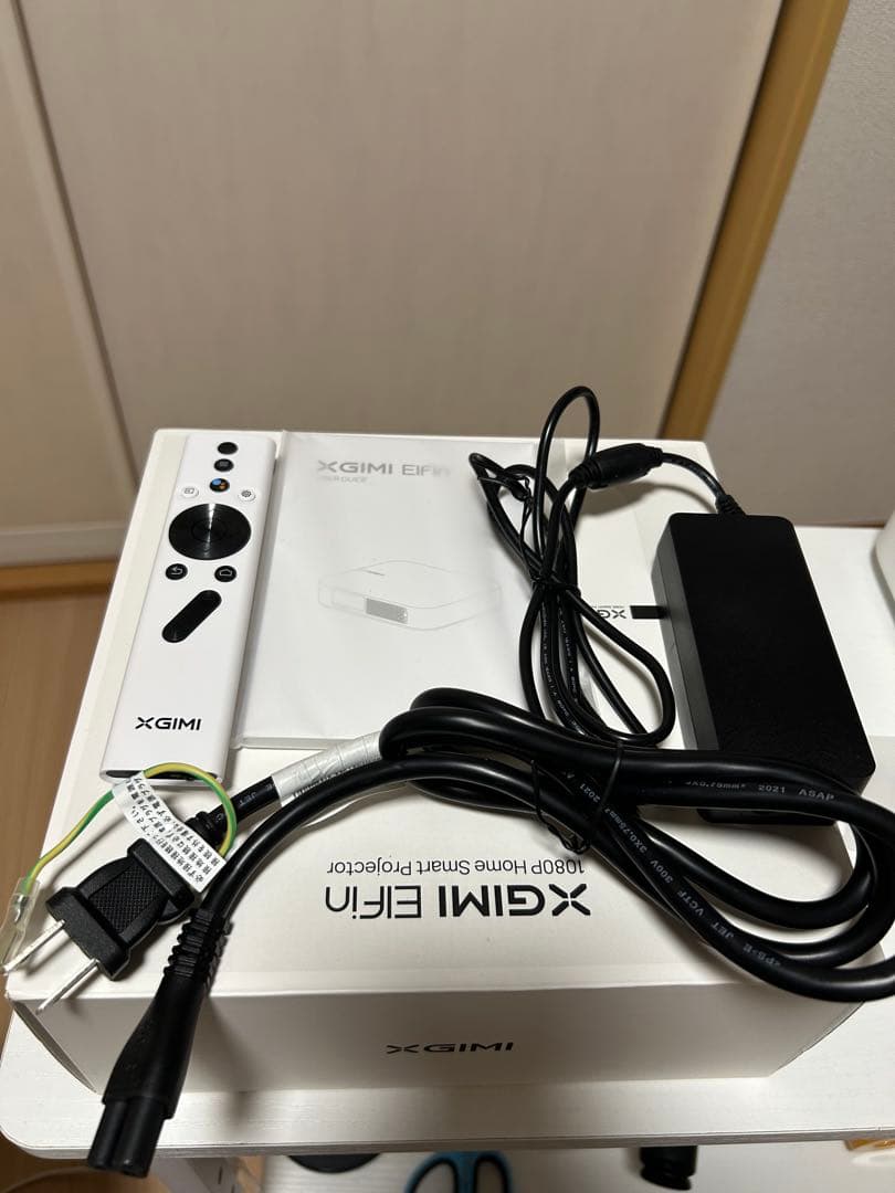 プロジェクター XGIMI Elfin 1080P  Smart Projector