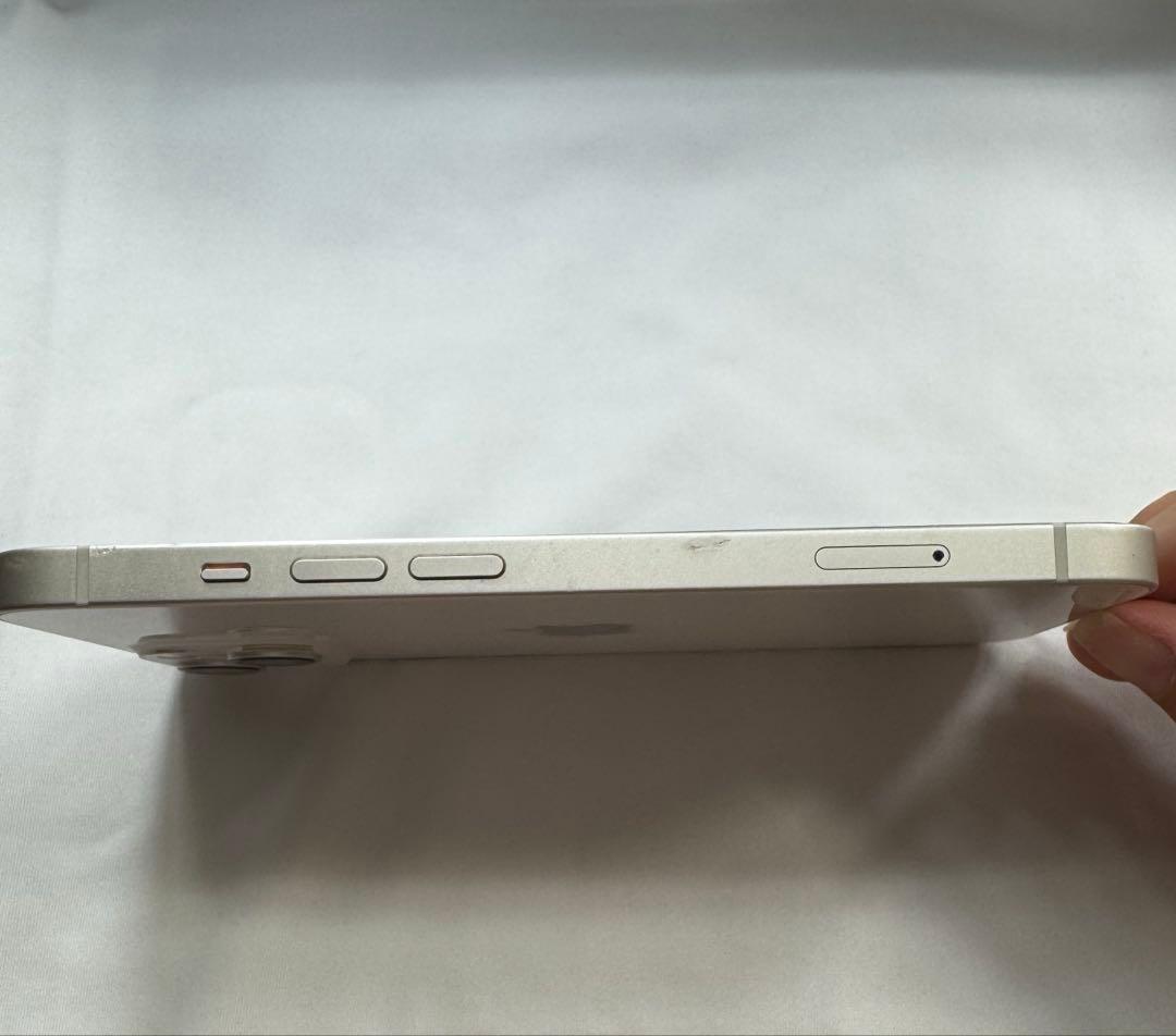 iPhone 13 128GB スターライト