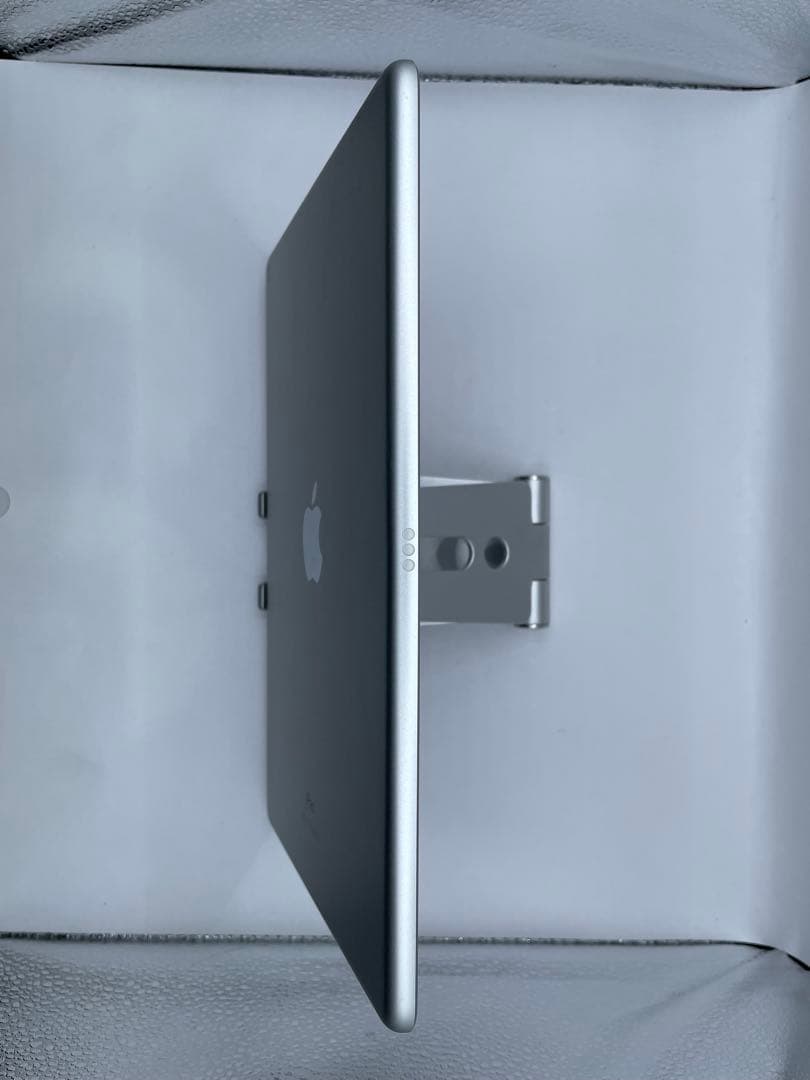 iPad 7世代 32GB 本体 バッテリー80%