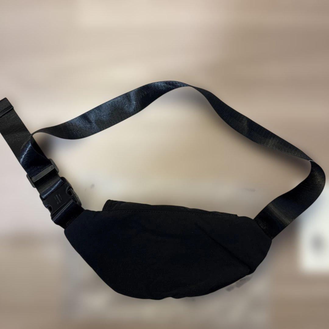 CP companyブラック ナイロン ボディバッグ