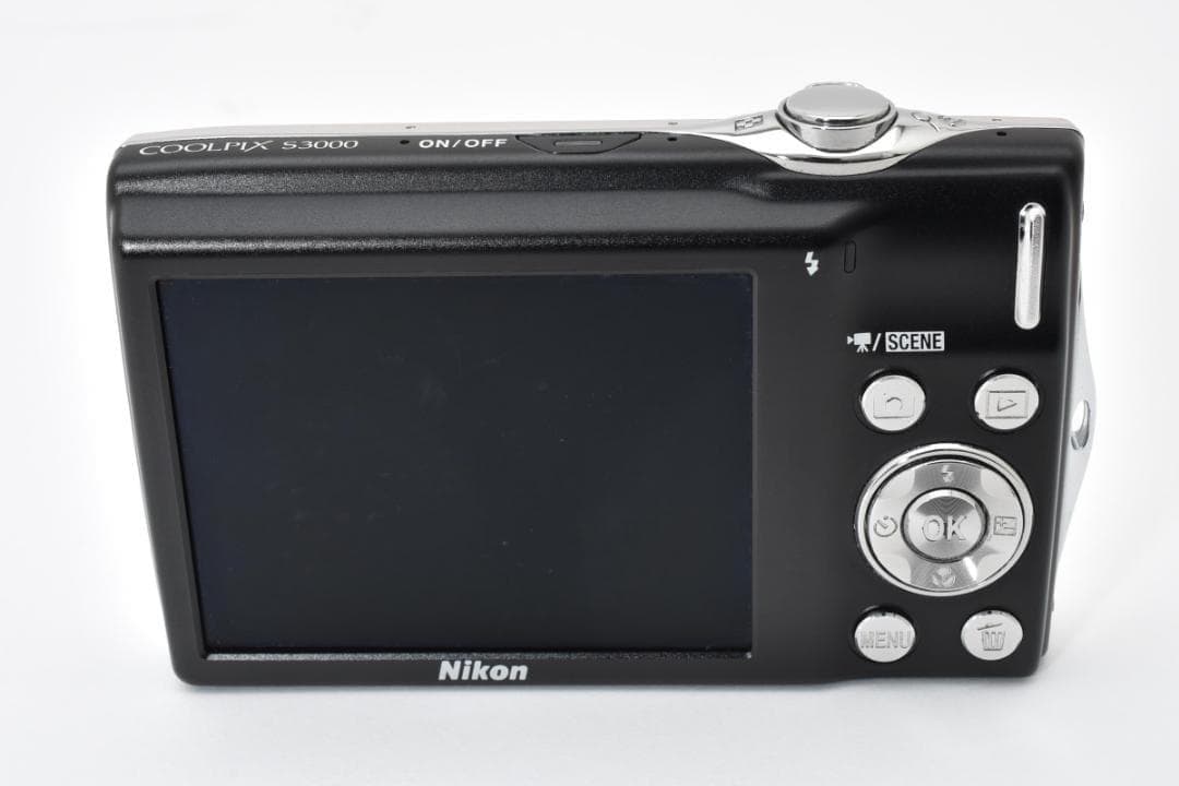 【お値下げ歓迎・美品】　Nikon COOLPIX S3000 シルバー