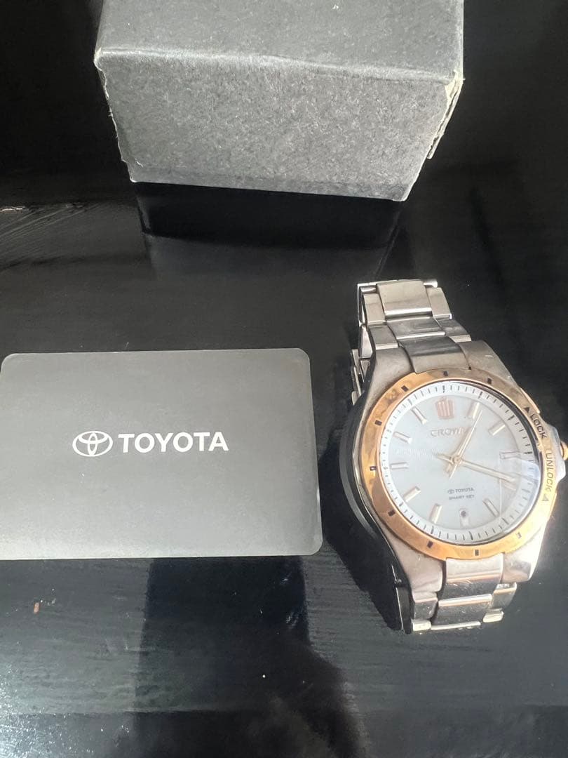 トヨタ TOYOTA クラウン スマートキー腕時計