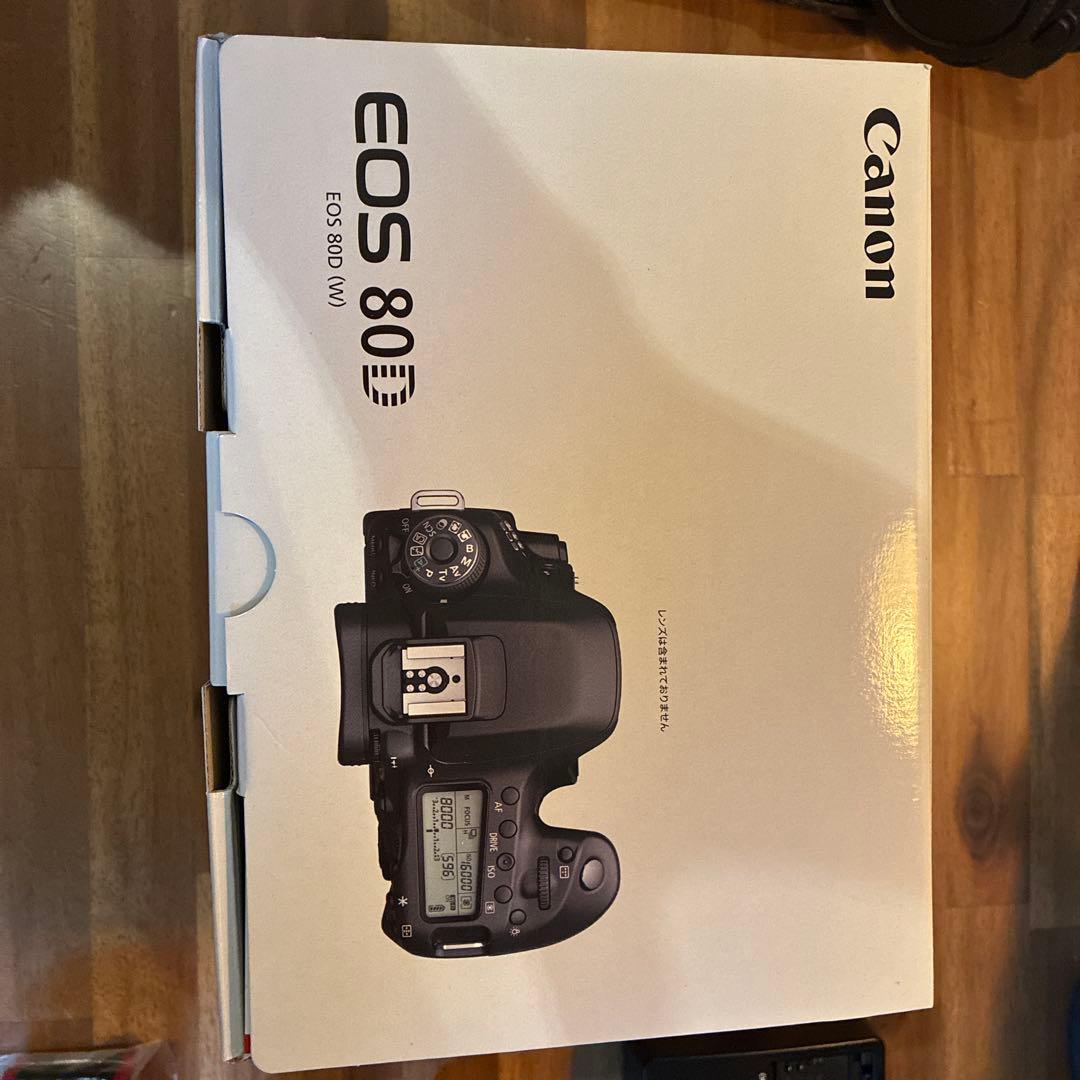 Canon EOS 80D デジタル一眼レフカメラ　50mmレンズ付き