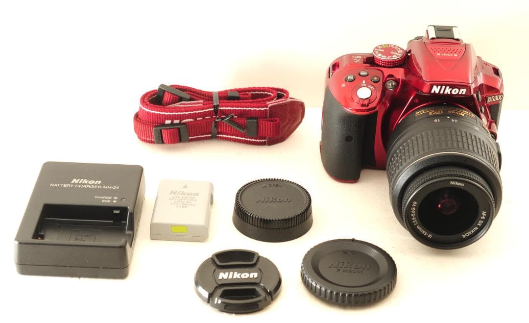 Nikon D5300 レッド デジタルカメラ＆18-55レンズ付き