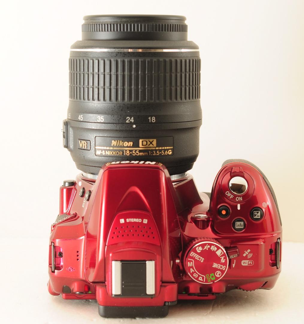Nikon D5300 レッド デジタルカメラ＆18-55レンズ付き
