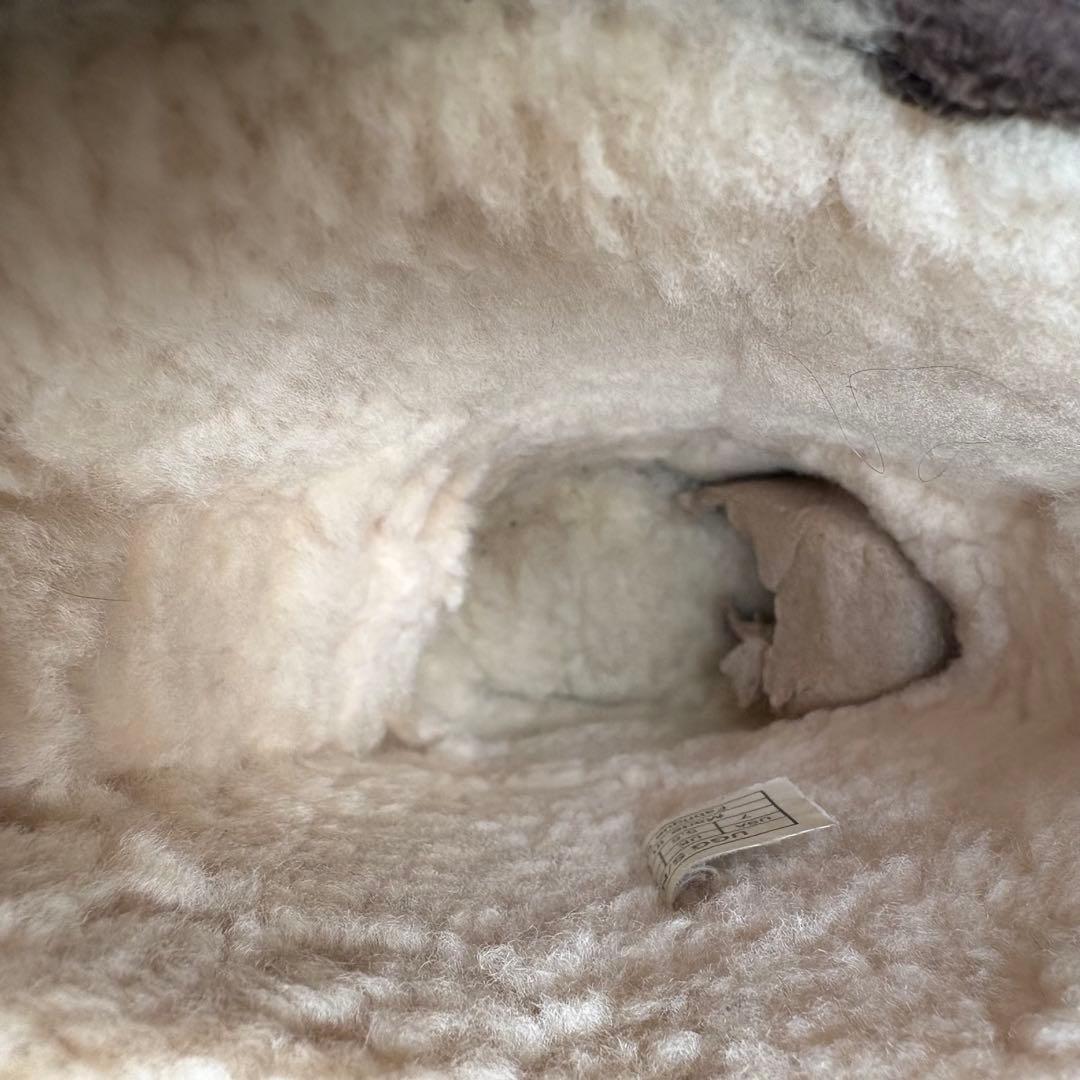 UGG×Jimmy CHOOヒョウ柄スタッズ　ムートンブーツ