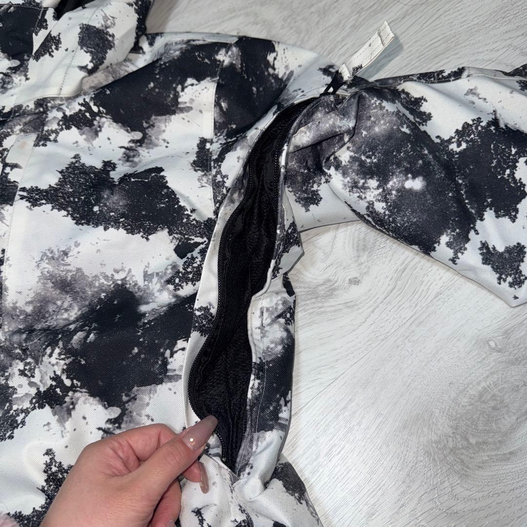 スノーボードウェアセット白黒迷彩 ☆手袋ネックウォーマーのおまけ付き☆