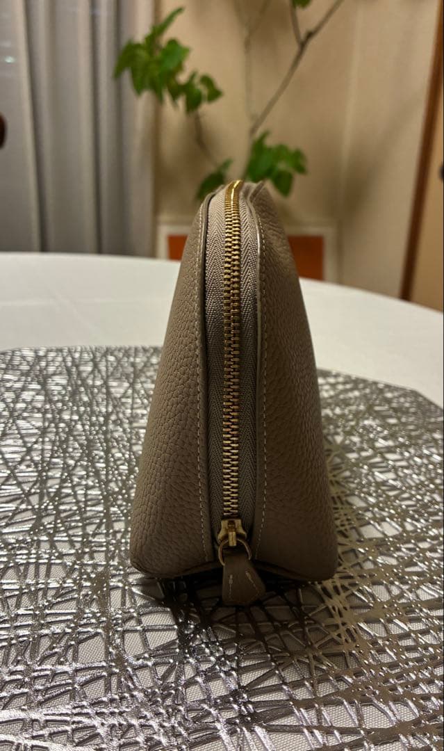 お値下げ　ボナベンチュラ　コスメティックポーチ シュリンクレザー（ラージ）　美品