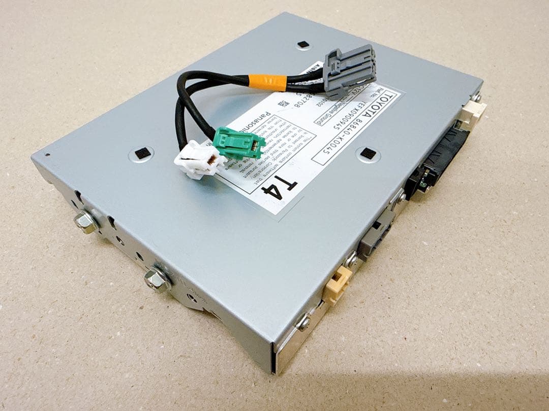 【特価品】トヨタ　Tコネクトナビキット　ディスプレイオーディオ