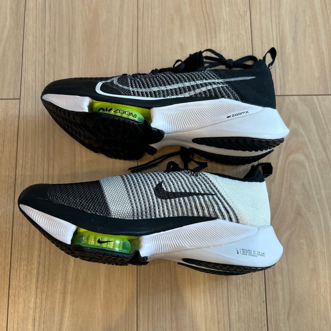 ナイキエアズーム　テンポネクスト% フライニット