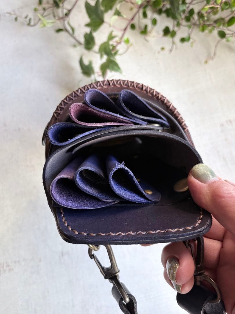 手染め藍ブルー、ハラコゼブラのシザーケース