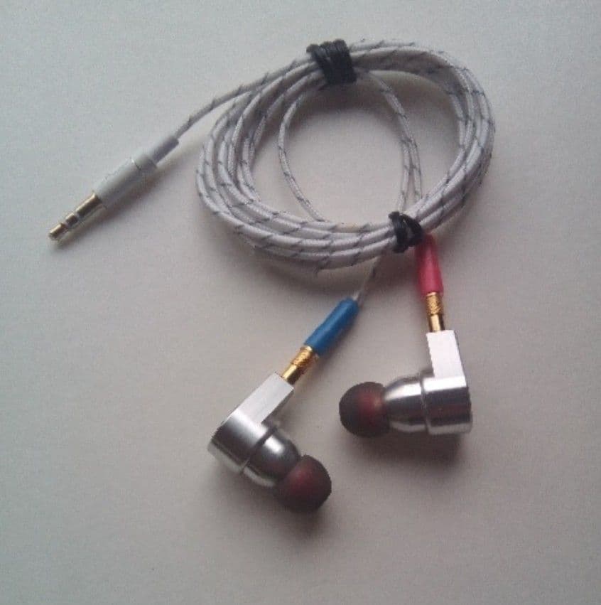 美品oBravo　erib-2a平面駆動　イヤースピーカー