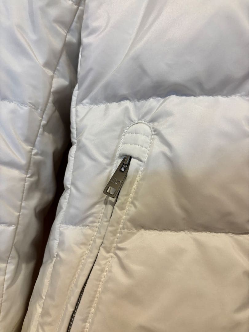 K*様 PRADA プラダ ダウンジャケット 三角プレート