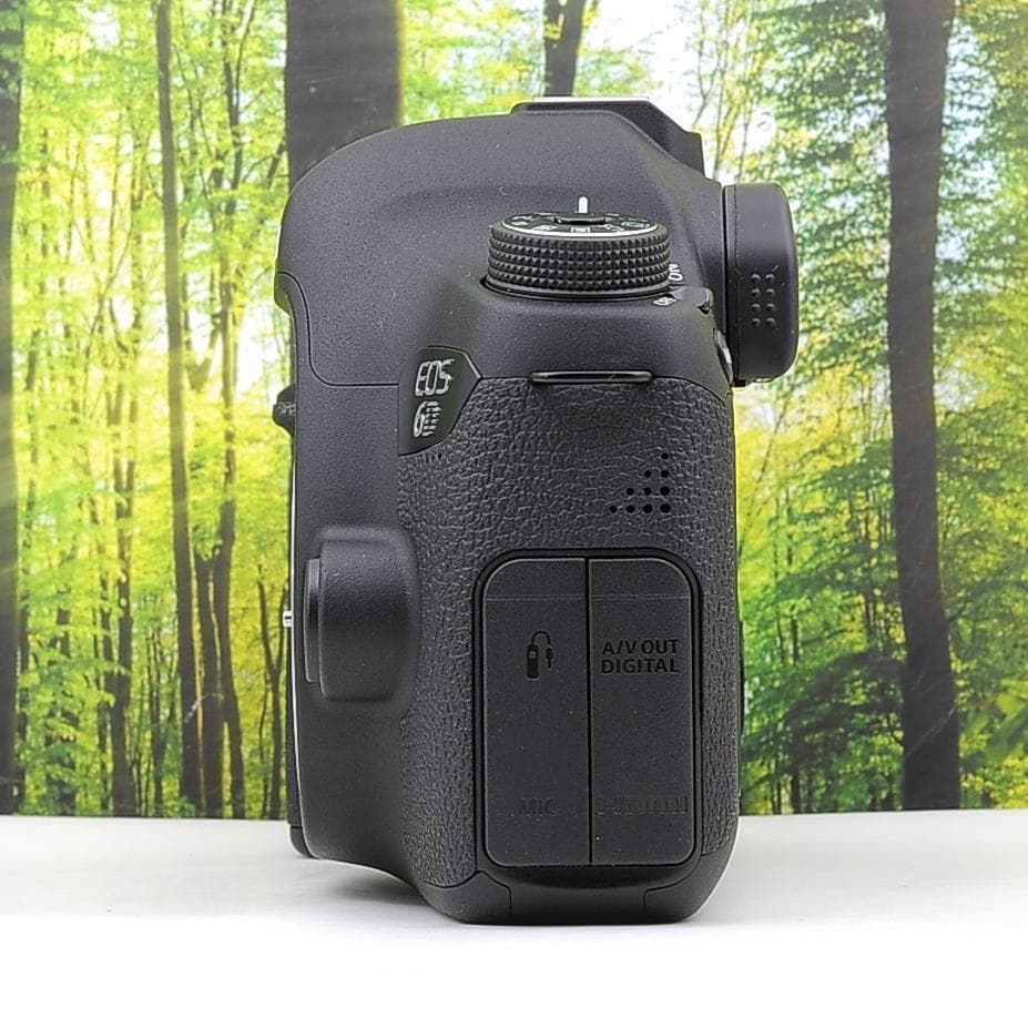 WiFi搭載☆Canon 6D ボディ☆フルサイズ入門機☆上級一眼レフカメラ