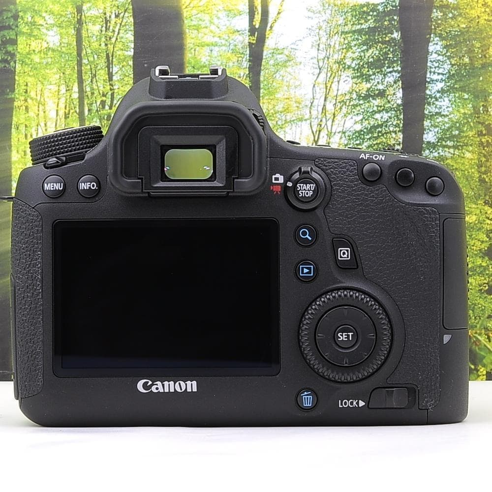 WiFi搭載☆Canon 6D ボディ☆フルサイズ入門機☆上級一眼レフカメラ