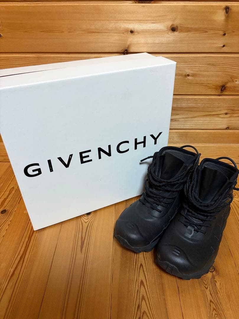 GIVENCHY ブラック スニーカー