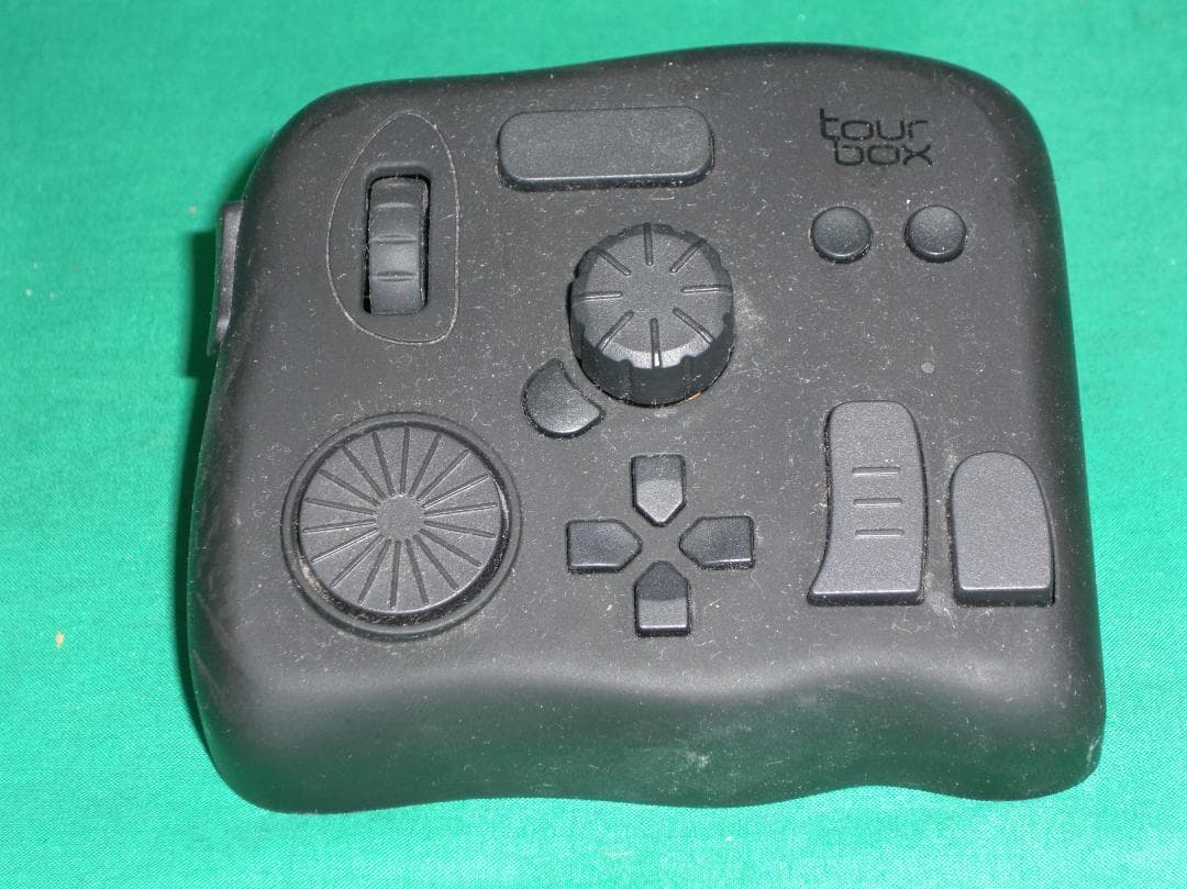 TourBox NEO 多機能コントローラー