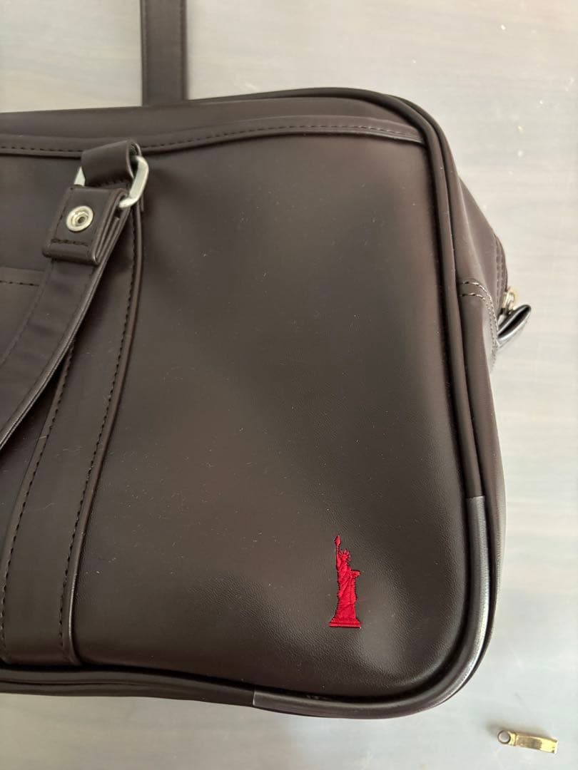 【美品】EASTBOYイーストボーイスクールバッグ　合皮　ブラウン　まる