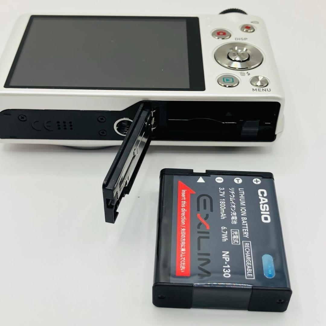 【極美品】CASIO EXILIM EX-ZR400-WE ホワイト カシオ