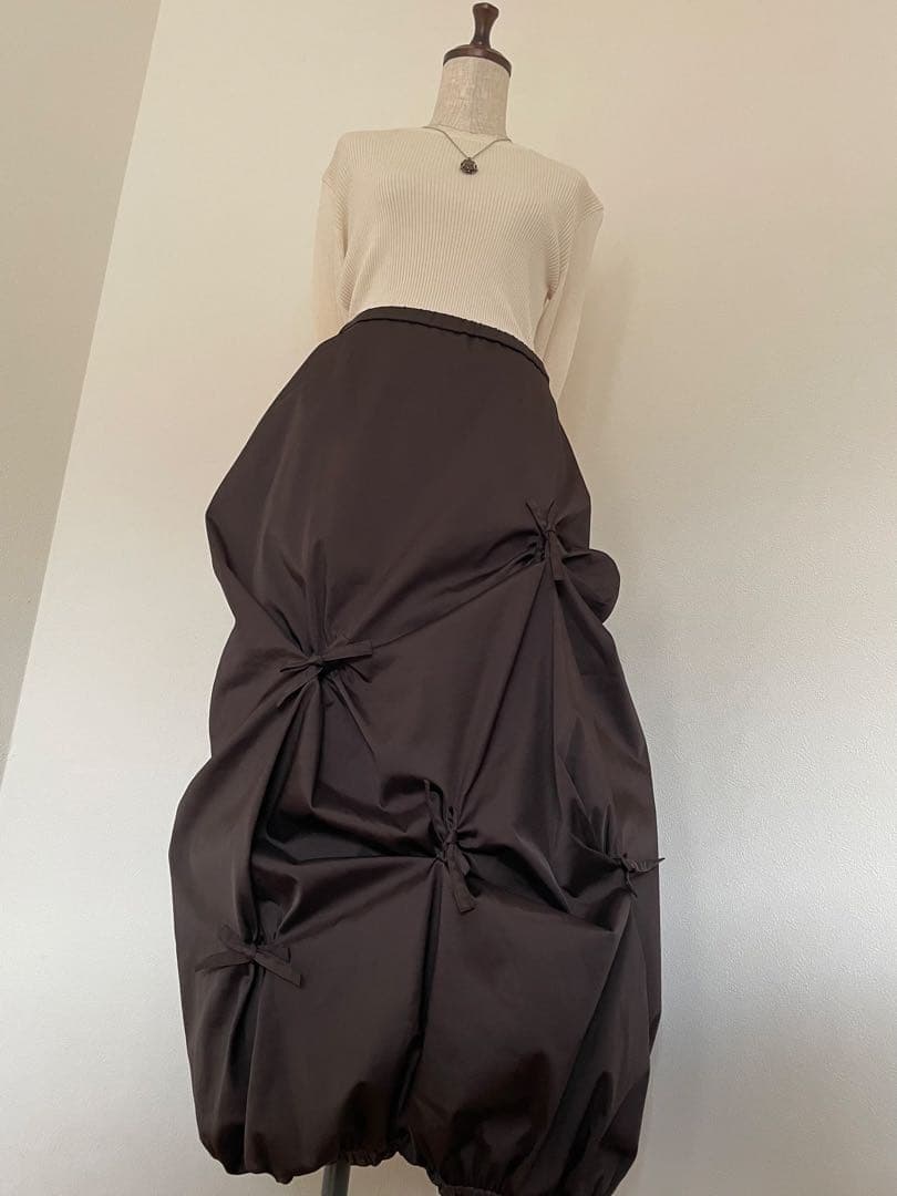 【エイココンドウ】EIKO KONDOアシンメトリーバルーンリボンスカート