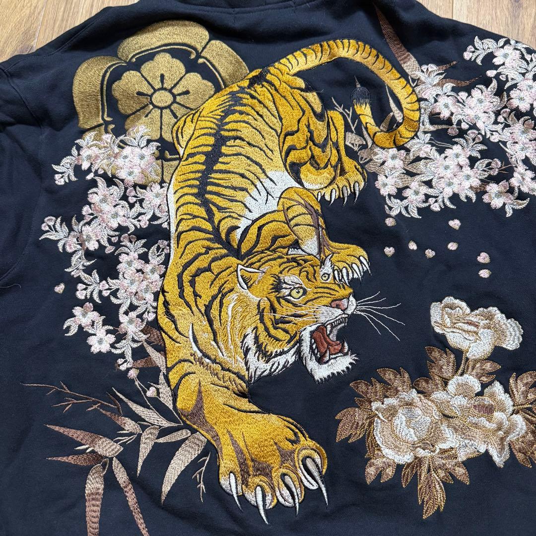 【美品】絡繰魂 粋　XL 現行品　虎刺繍　パーカー