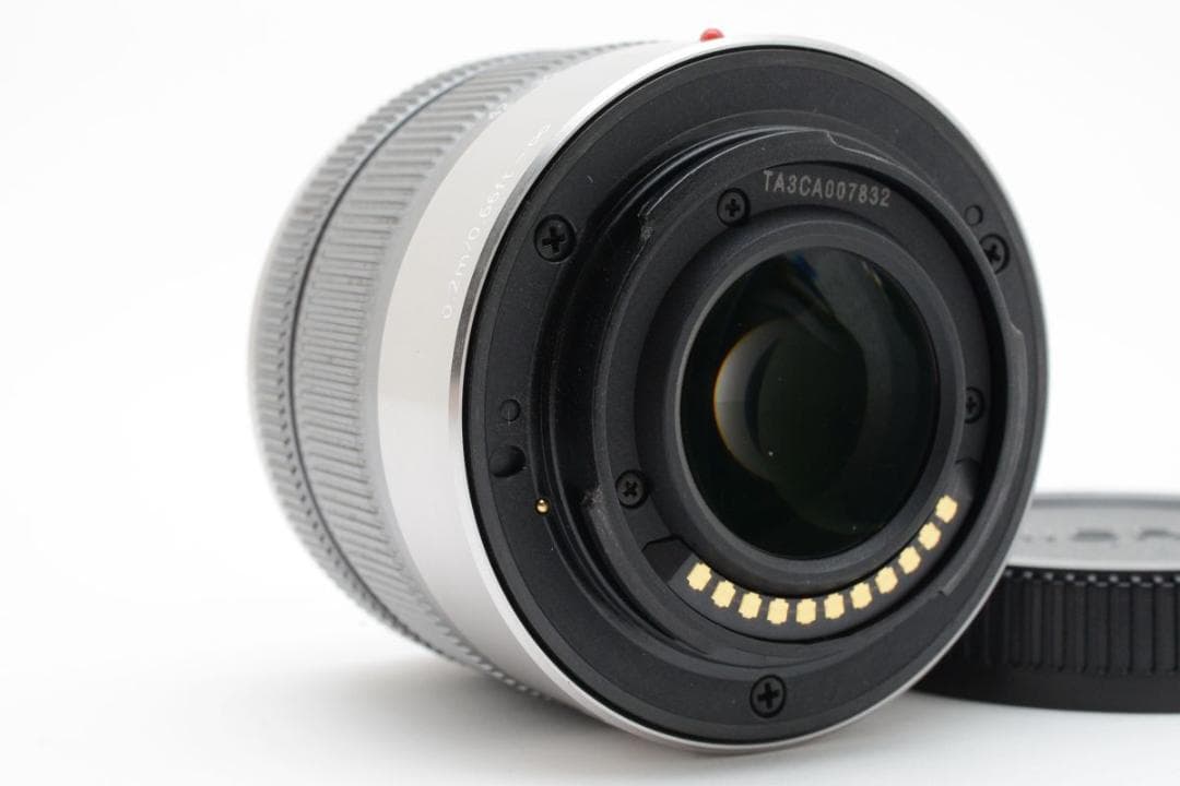 良品　Lumix G VARIO 14-42mm 3.5-5.6 II レンズ