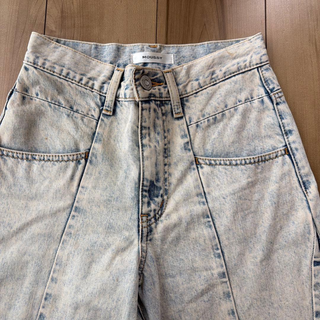 CURVED LINE CHEMICAL BAGGY moussy デニムパンツ