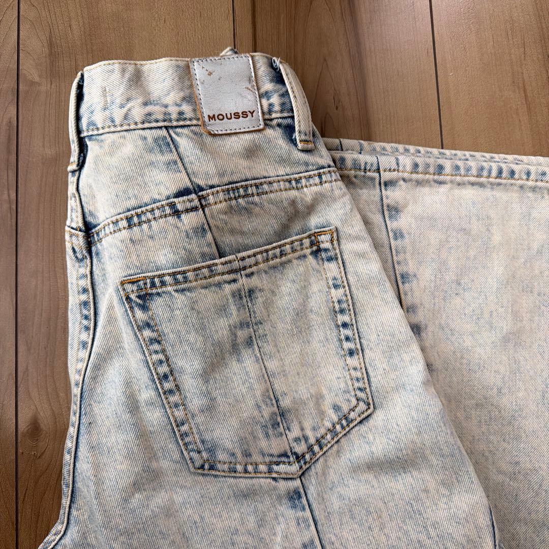 CURVED LINE CHEMICAL BAGGY moussy デニムパンツ