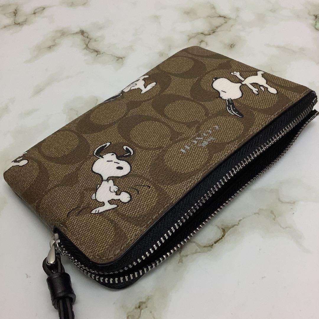 a*u様 新品　COACH コーチ　スヌーピー柄 ポーチ　古銭入れ　カードケース