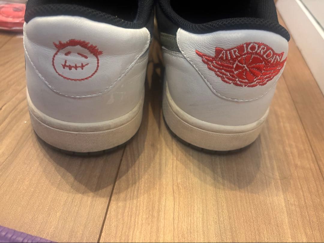 Travis Scott × Nike AJ1 Low OG オリーブ