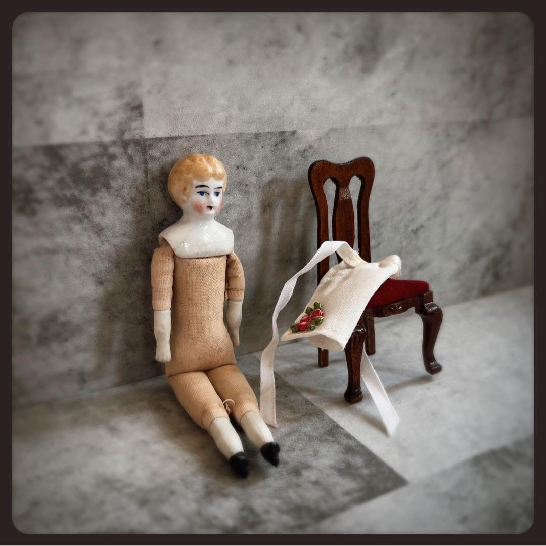 アンティーク　小さなブロンドチャイナヘッドドール ビスクドール