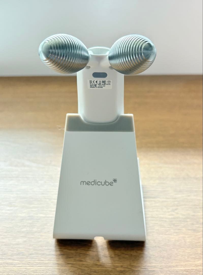 MEDICUBE AGE-R Derma EMS Shot (エージアール）