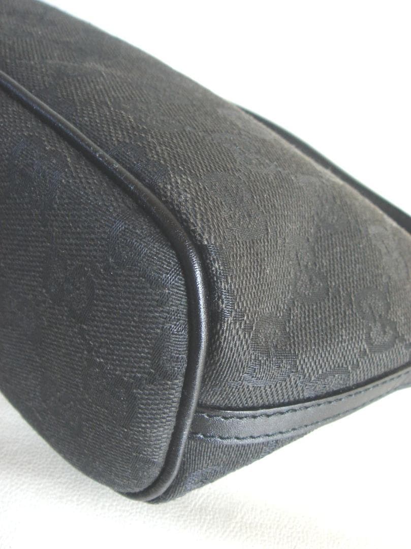 美品 GUCCI グッチ アクセサリーポーチ 039 1103 2123